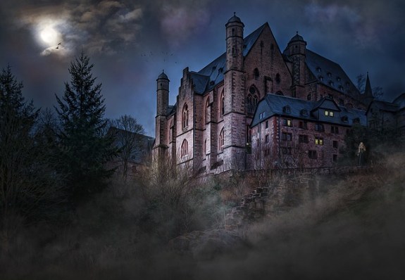 castle-1483681_640